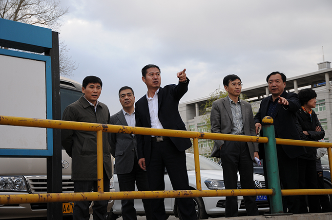 吉林省农业综合开发办公室刘晓峰一行到我校教研基地调研01